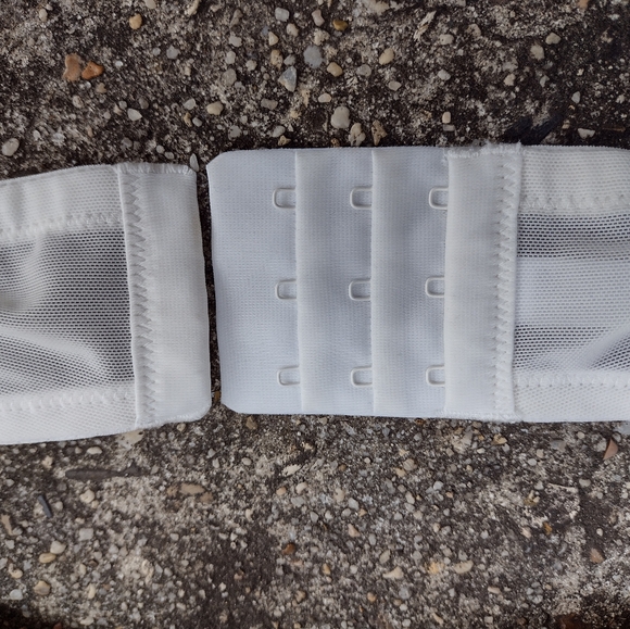 Torrid Curve Bra XO Plunge Push Up Underwire Floral Lace White size 42B NWOT - Picture 6 of 7